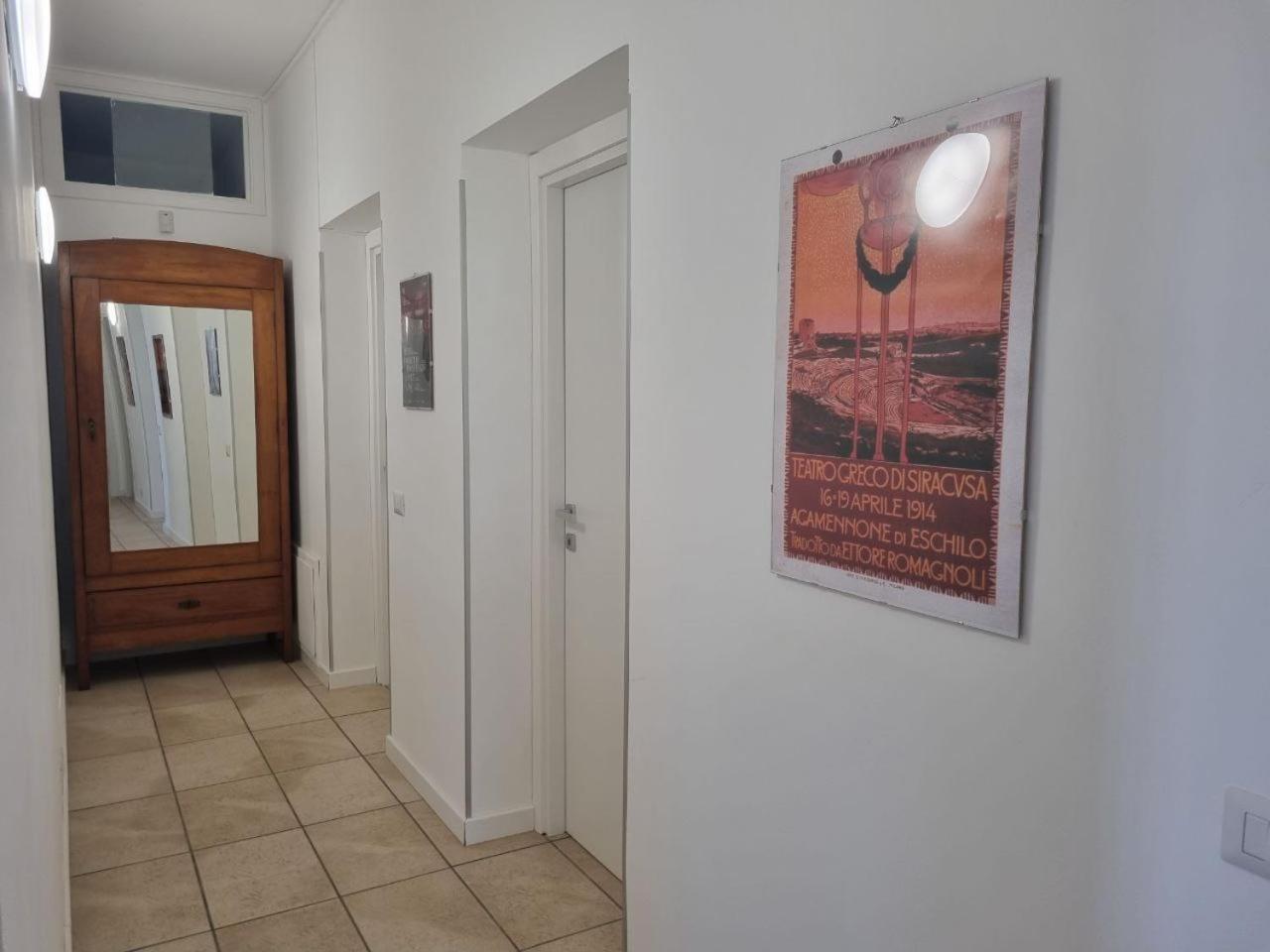 Accogliente Villa Con Piscina Калтаджироне Екстериор снимка