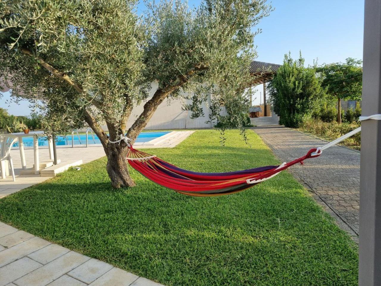 Accogliente Villa Con Piscina Калтаджироне Екстериор снимка