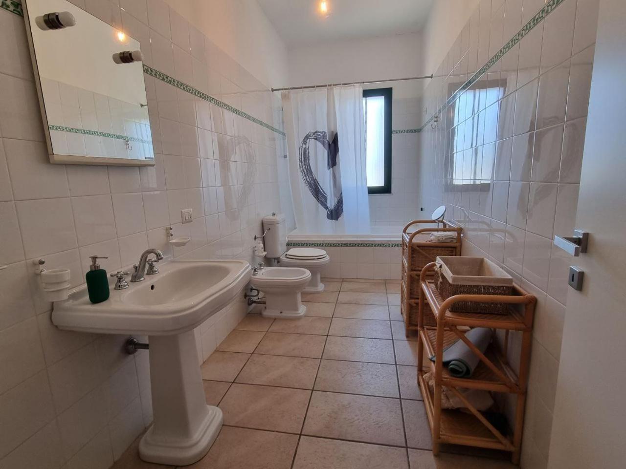 Accogliente Villa Con Piscina Калтаджироне Екстериор снимка