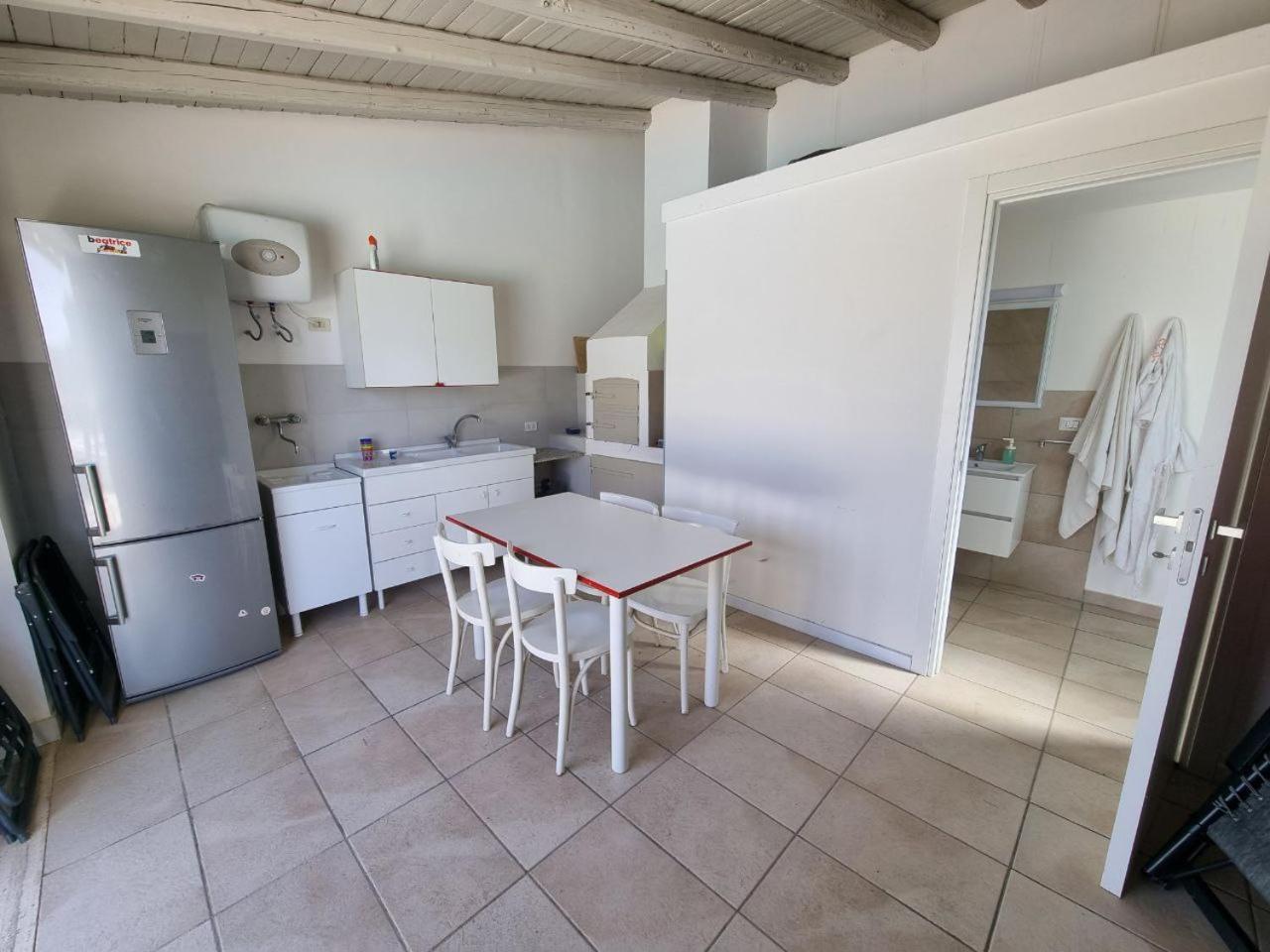 Accogliente Villa Con Piscina Калтаджироне Екстериор снимка