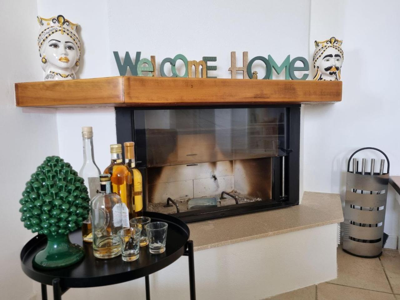 Accogliente Villa Con Piscina Калтаджироне Екстериор снимка