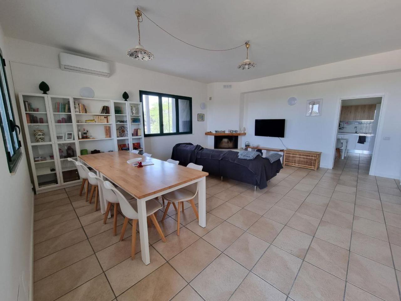 Accogliente Villa Con Piscina Калтаджироне Екстериор снимка
